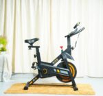 Quanto tempo de bicicleta ergométrica equivale a uma corrida leve?